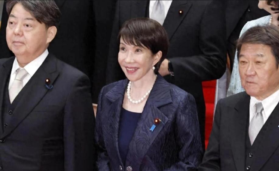 刚上台没几天就对华释放敌意，我们到日本驻军也不是不可能的。
最近日本的新首相高市