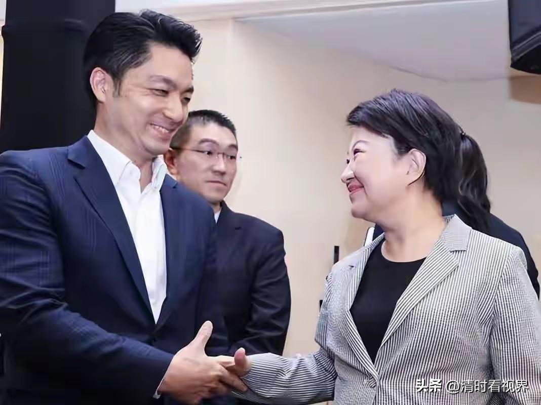 果然不出大陆预判：郑丽文迎来2大噩耗，1地要反郑派，1地或投绿
 
遥想之前，郑