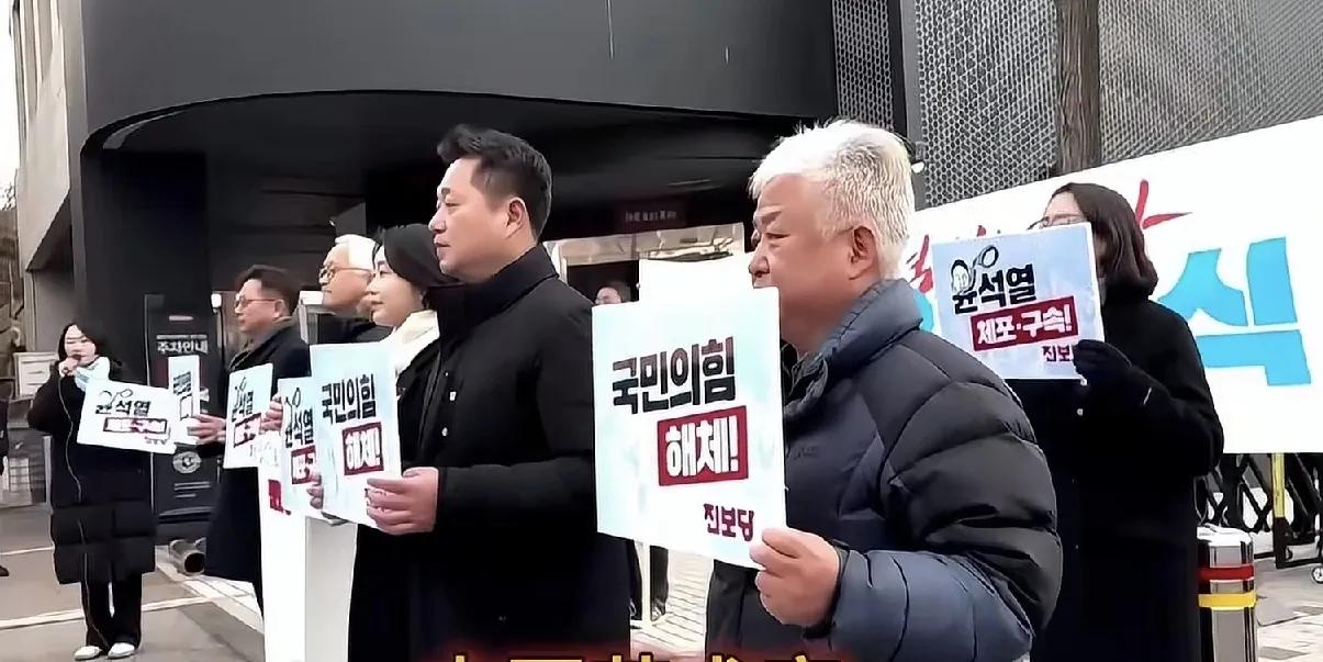 在美国势力没有从朝鲜半岛南边撤出去前，不要对那儿的政客有任何幻想

刚看到一个消