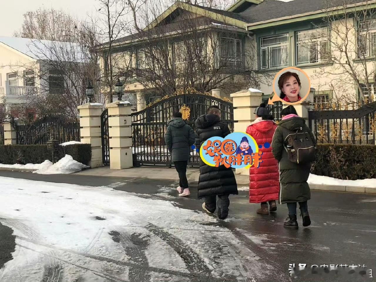 刘晓庆北京玫瑰园的别墅因违建早在半年前就被当地政府通知需要拆除，但是刘晓庆置之不