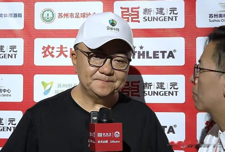 今天晚上除了2034杯决赛，还有中国足球小将红队将与青岛西海岸小将争夺三四名排名
