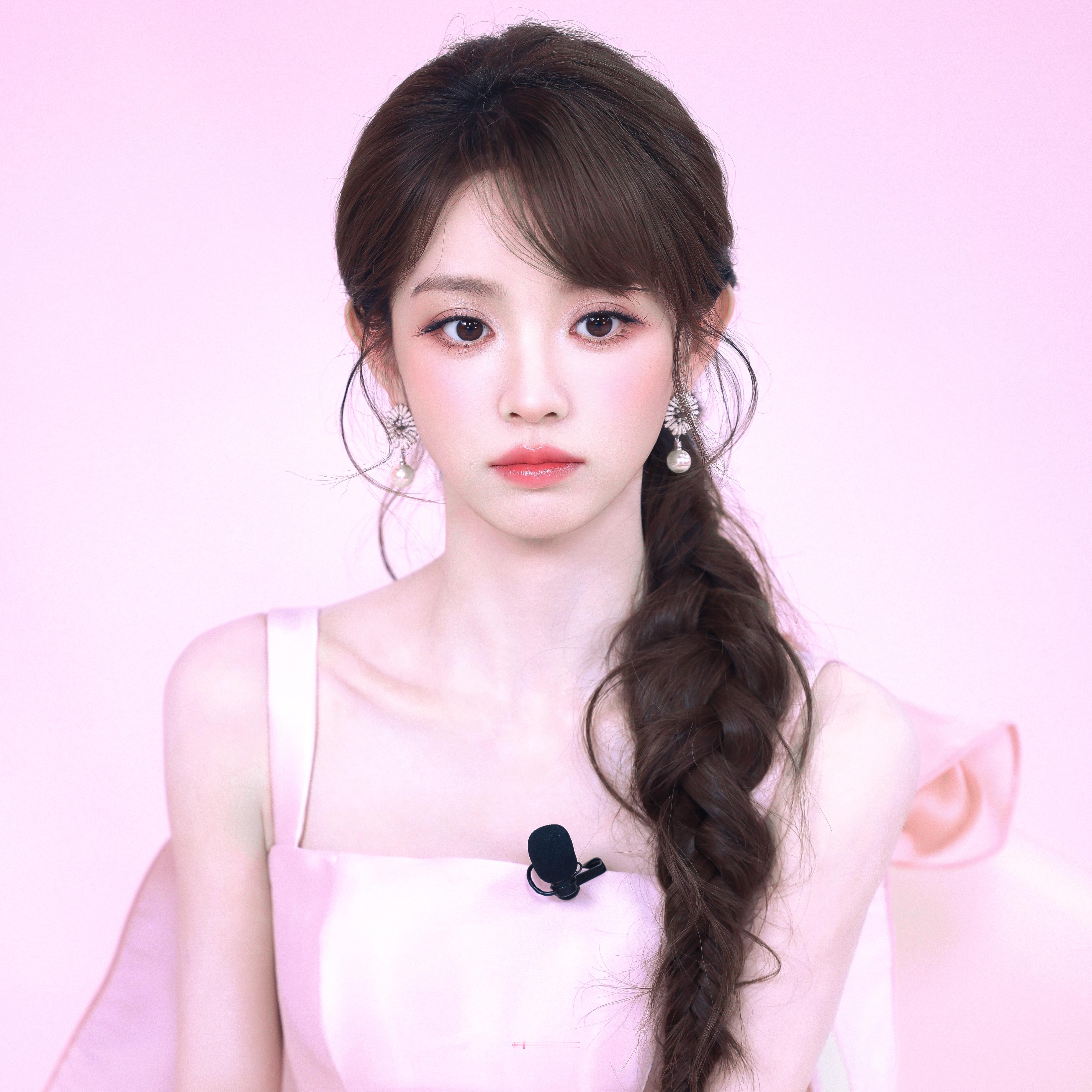 田曦薇🎀 
