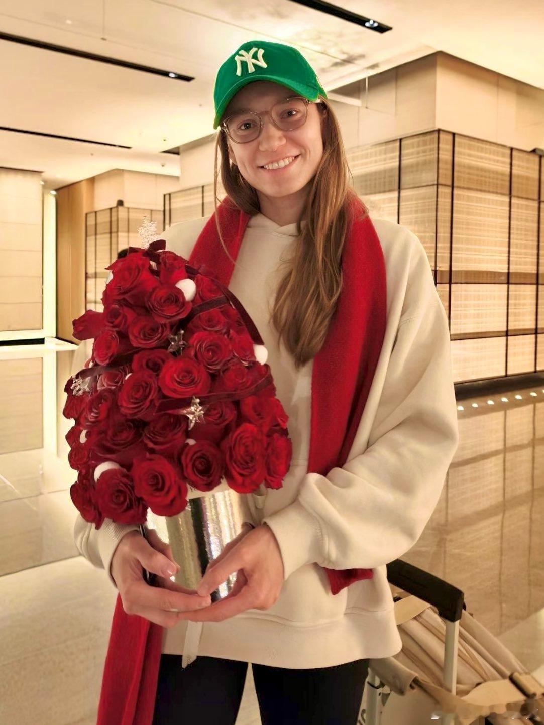 一些圣诞照片（莱巴金娜抵达深圳）以及大威的婚礼照好美啊热点现场wtcc世界网球洲