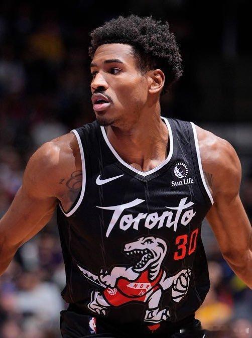 菲尼克斯太阳  据Mike Scotto报道，太阳队和猛龙队已经讨论过一笔交易，