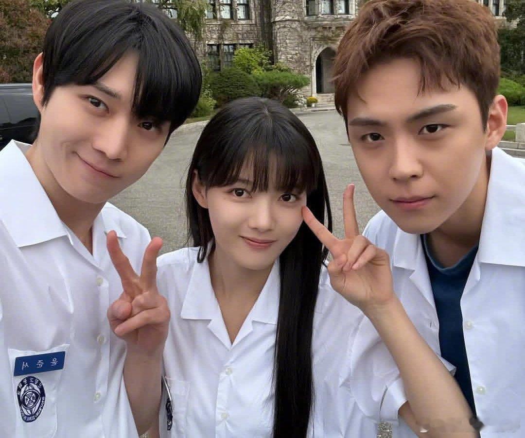 金裕贞 金永大 金度勋主演《亲爱的X》今天下午5点（北京时间）上线４集~ ​​​