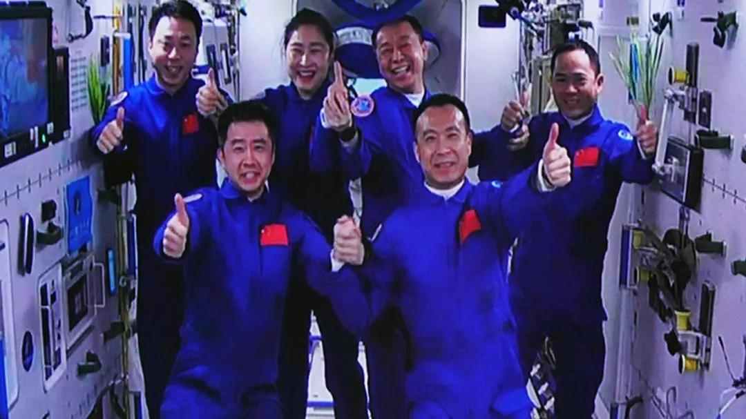 中国上过天的26位航天员
其中，最少的是1次，最多的是4次
杨利伟：60岁，1次