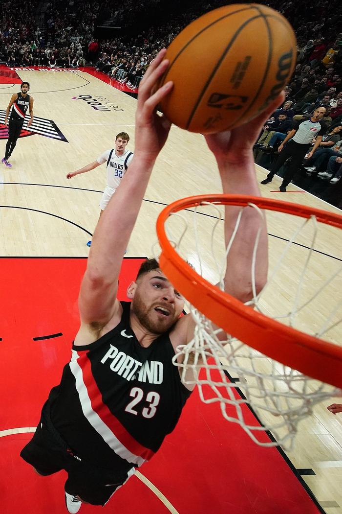 11+11场均两双！NBA稀缺防守型中锋，篮板盖帽一把抓！
今天重点要提一下杨瀚