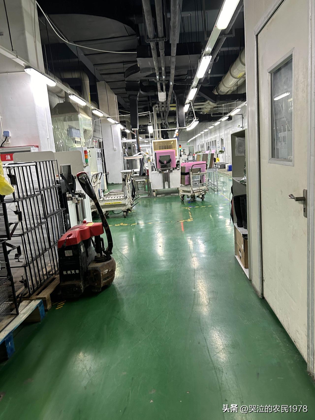 再烂的用人单位里面，都会有人在里面上班。因为穷人实在是太多了。
烂的用人单位里面