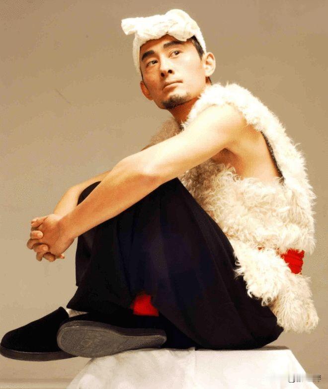 乡野走出的歌者：阿宝，让西北民歌被更多人看见

古语有云：宝剑锋从磨砺出，梅花香