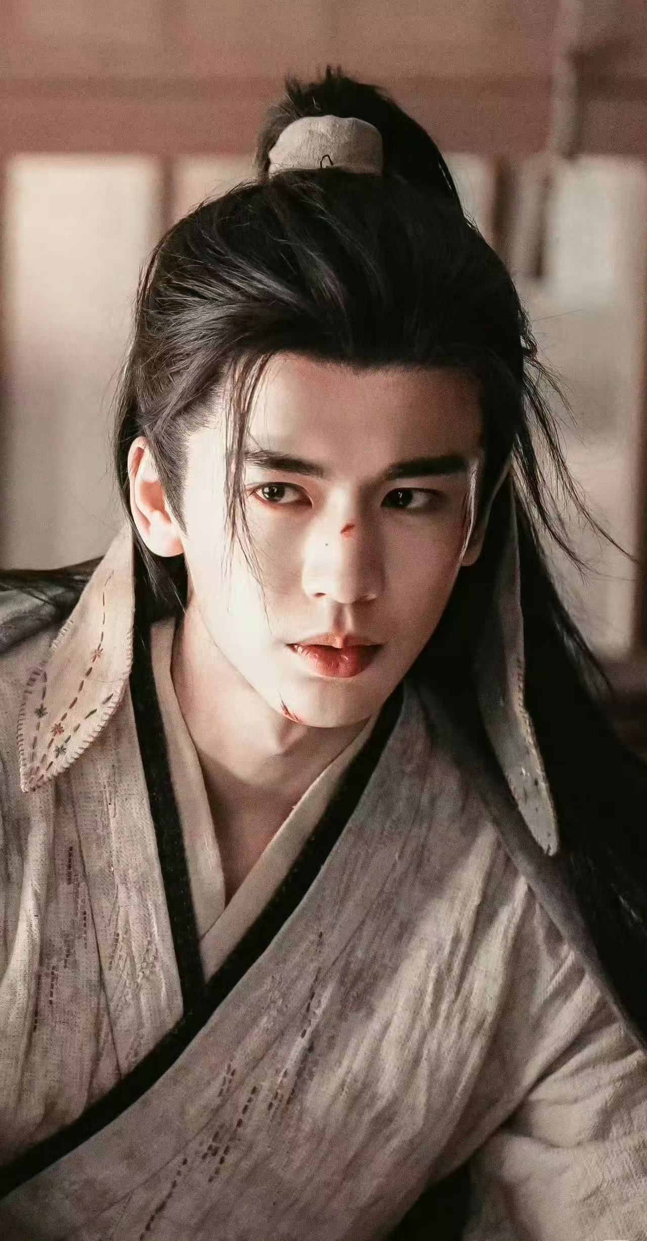 张凌赫卢昱晓 刺棠 网传古装剧《刺棠》定了男女主，主演张凌赫、李宛坦，即将9月开
