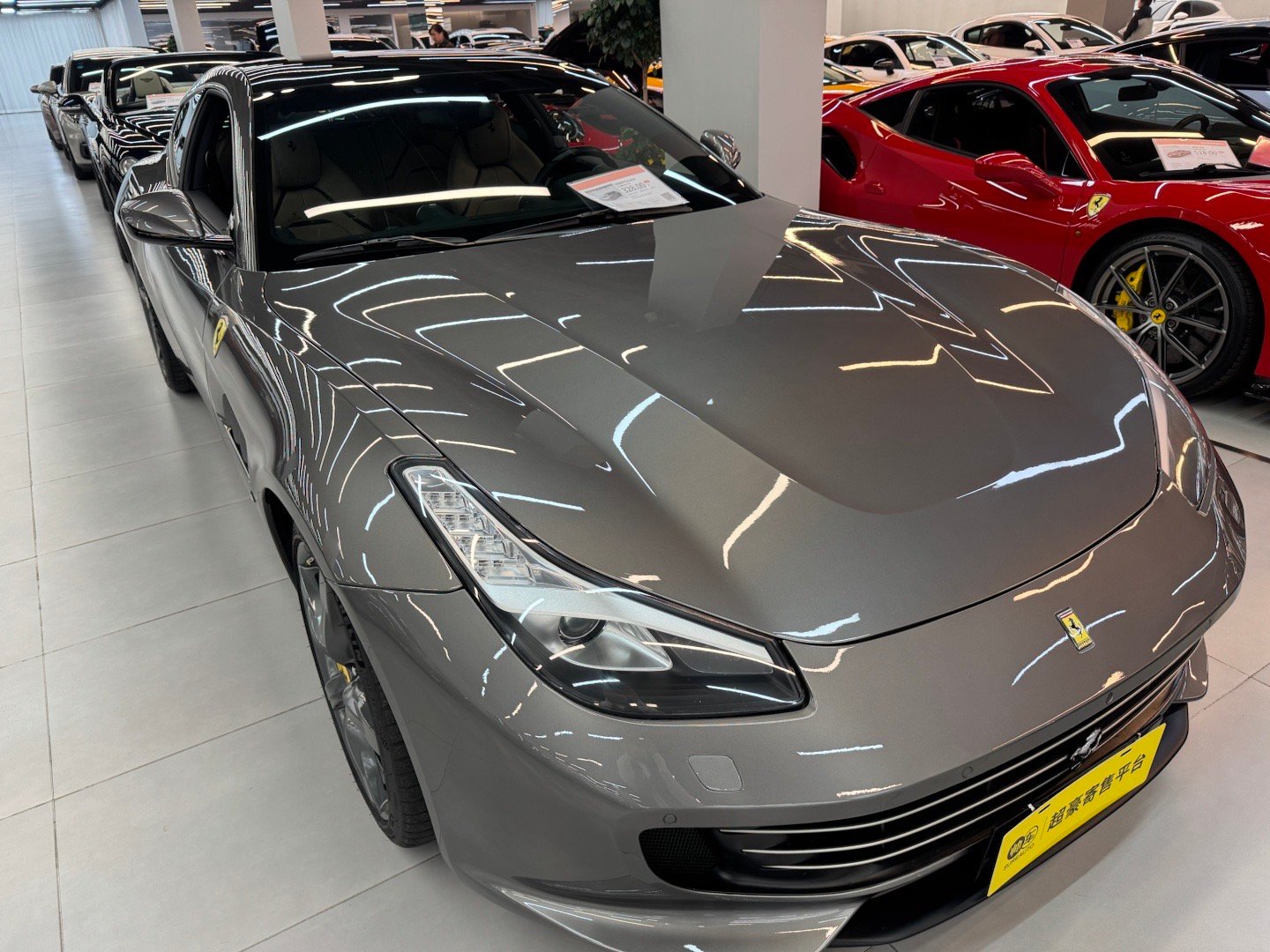 12缸的法拉利Lusso固然很香！价格稳也是真的稳！ 