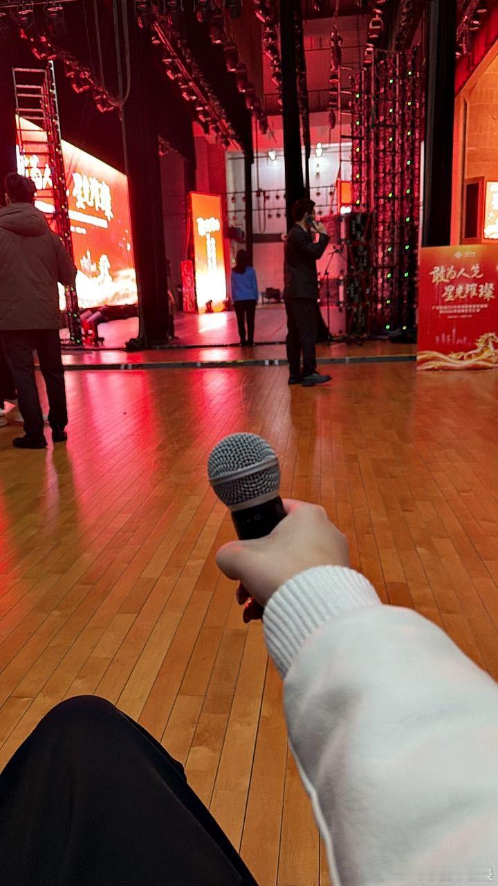 坚持到6.30一切就轻松啦啊啊啊啊 