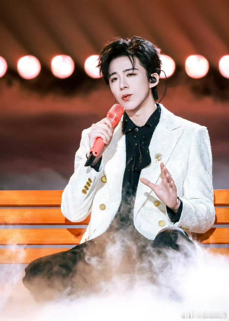 不知道今年春晚很曼妙 看到今年春晚的嘉宾阵容的时候，真的是让我忍不住心动了呀，有