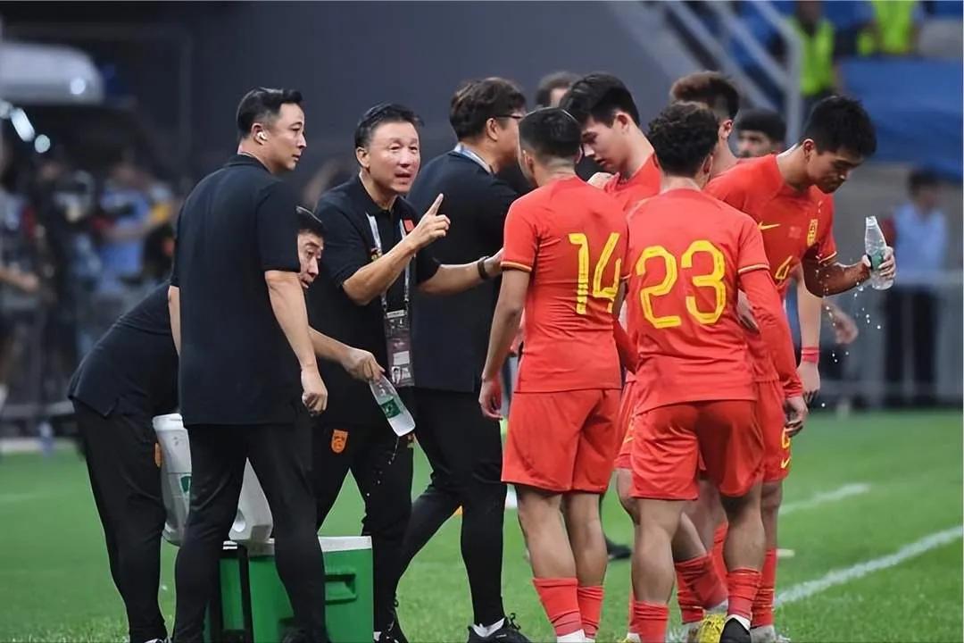 U23亚洲杯分组，因祸得福，对国足利好的5点：
1.检验成耀东主帅在海外拉练的成