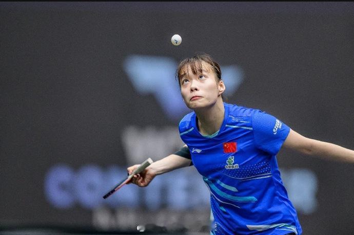 恭喜石洵瑶夺冠，4:0战胜何卓佳

何卓佳关键球心态不稳！


第一局
何卓佳一