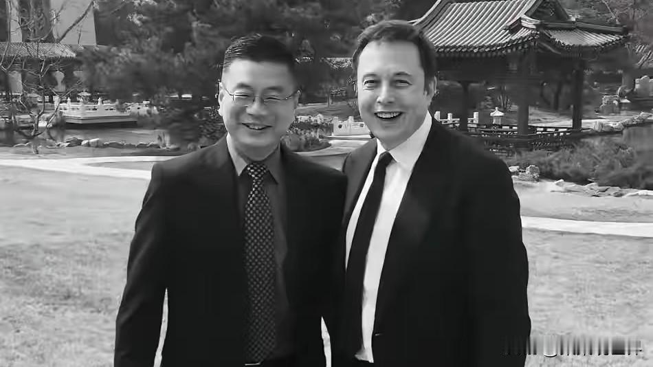 九十年代初，马斯克转学来到宾大读书，机缘巧合认识了上海小伙任宇翔。任宇翔本身学识
