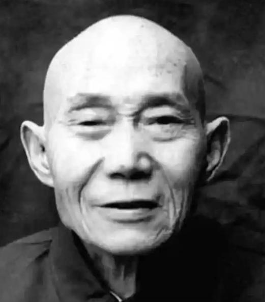 1940年，吴凤翔刺杀日军少将，走到门口时，他发现里面有好几名日军，刺杀没有把握