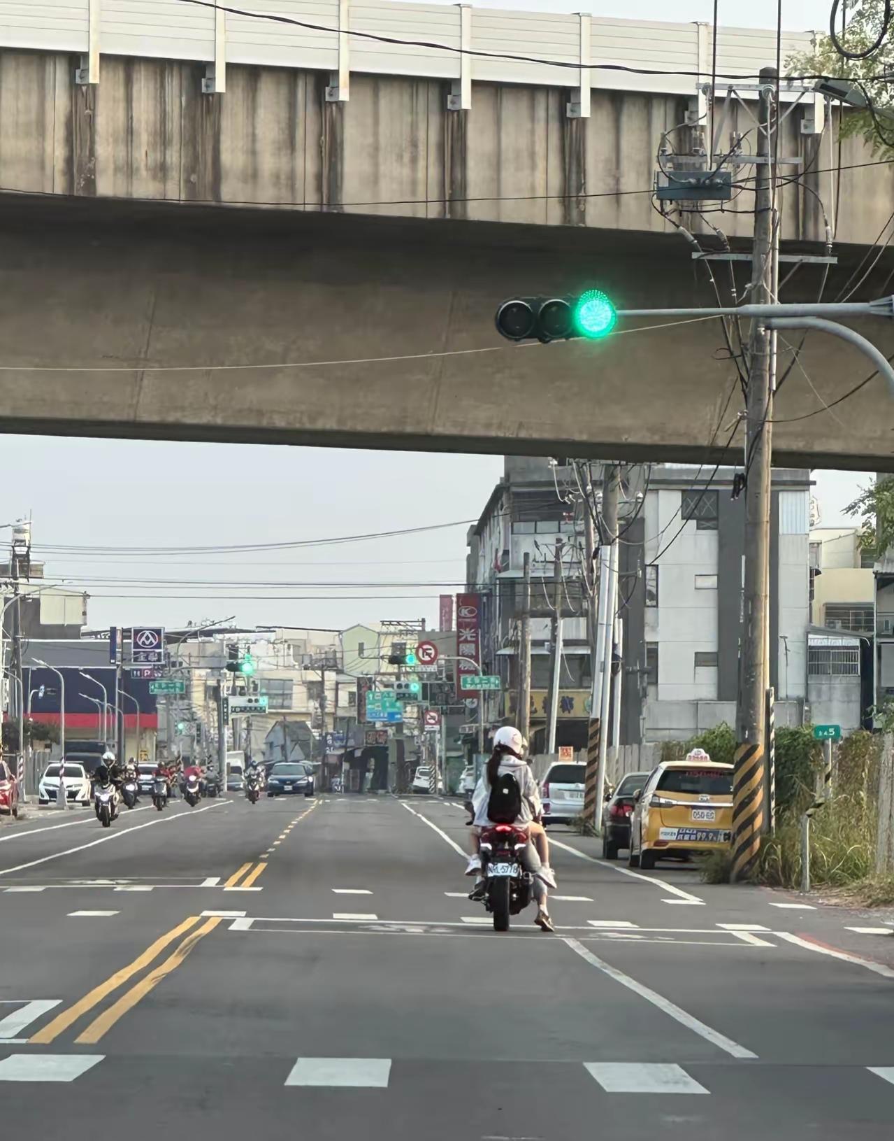 台湾机车密度全球第一，家家户户都有机车，这么好的土壤，为啥就出不了张雪这样的人？