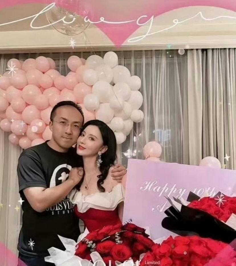 张萌和她的富豪老公，果然童话里都是骗人的，现实里的总裁真的不太好看。 