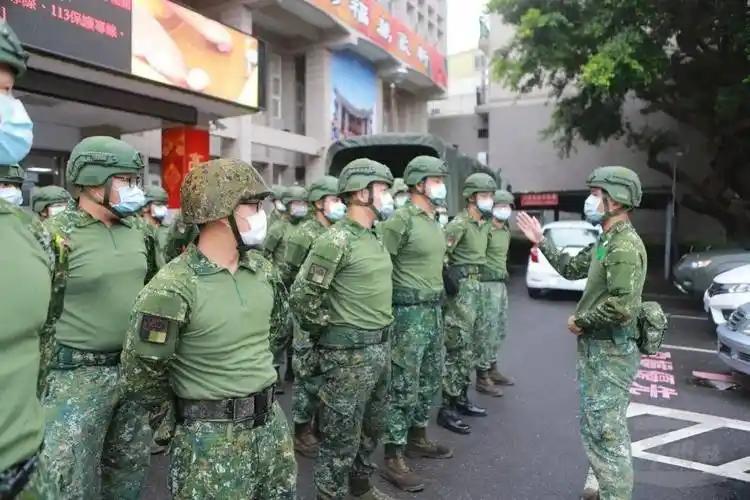 台湾问题这样解决最好！第一，宣布台军全部转民！第二，宣布解放军进驻台湾！第三，宣