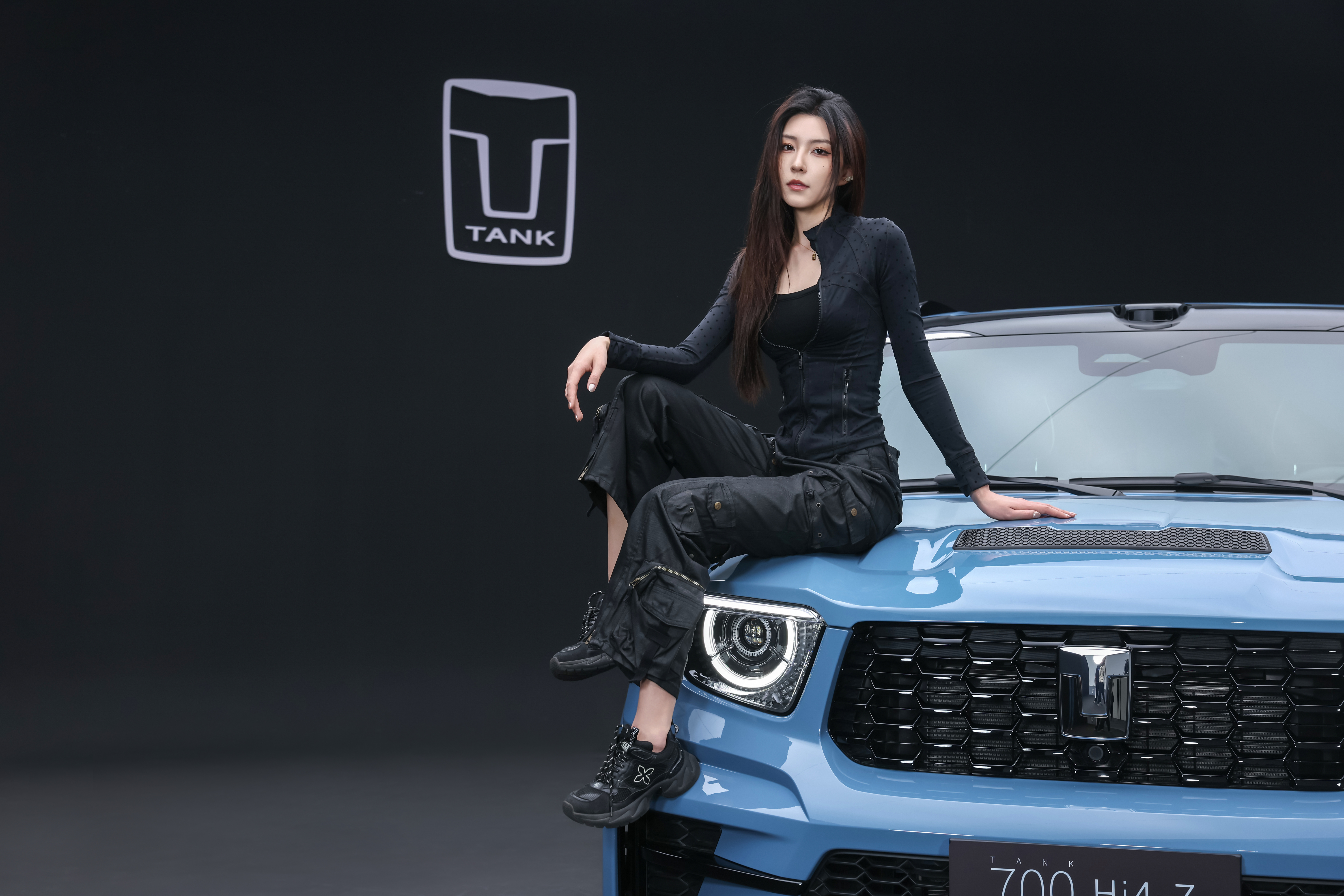 坦克700hi4-t全新坦克700伴你青云直上长城麒麟新旗舰 一米八的人和两米的