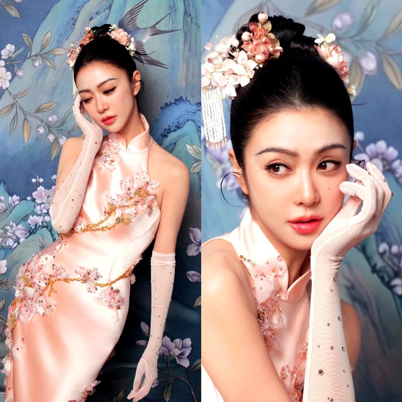 45岁薛凯琪春晚一开口，全场男士心跳漏半拍！你敢信吗，她把春晚舞台变成了个人演唱