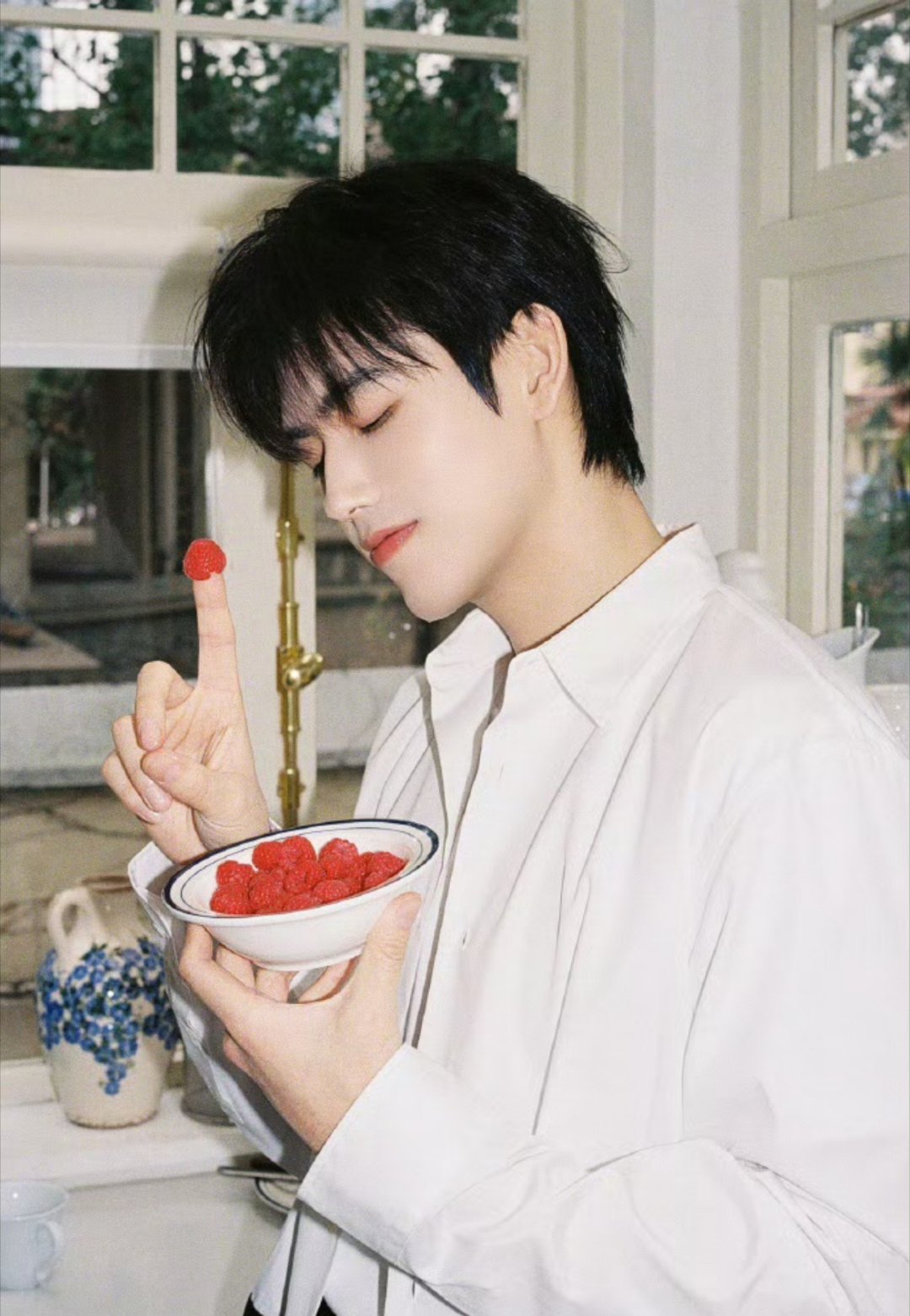 陈飞宇直飞巴黎哈哈，工作室这回应还挺严谨的！直飞确实省时省力，给飞宇点个赞👍 