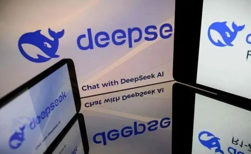 DeepSeek为何要自研推理芯片DeepSeek自研推理芯片的根本原因是：用软