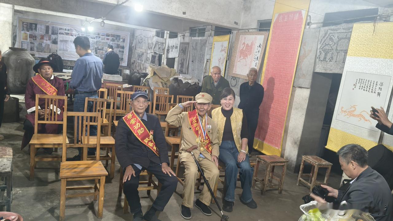 重阳敬老兵，军魂永传承！唐河源潭镇举办抗战老兵专场古乐文艺汇演
 
今日重阳节，