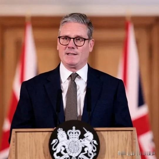 英国传来新消息。

当地时间2月3日， 英国首相斯塔默办公室宣布， 首相已与美国