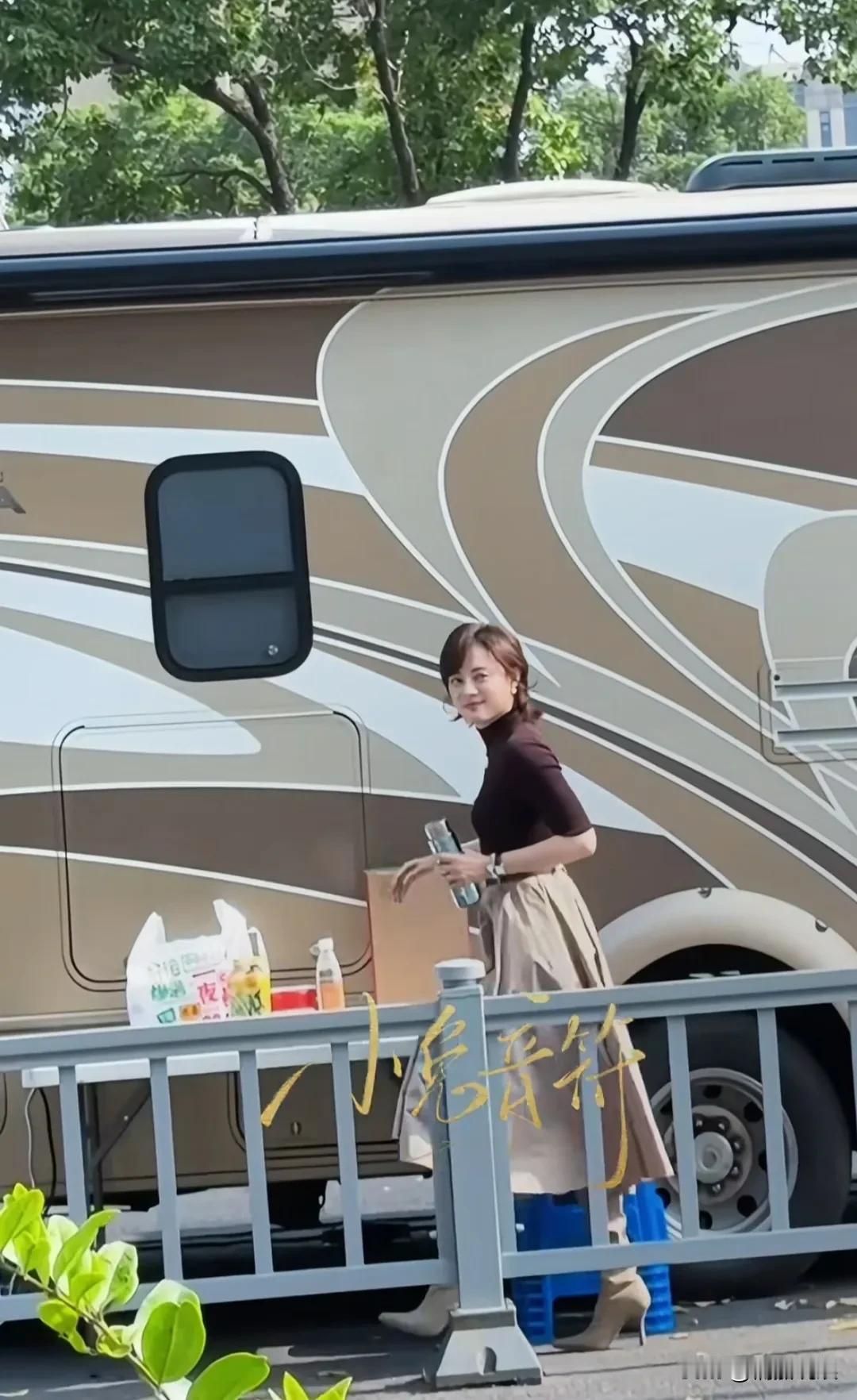 原来发型与颜值挂钩这么大。
看孙俪找对了发型，这颜值瞬间飙升几倍！
孙俪现身无锡