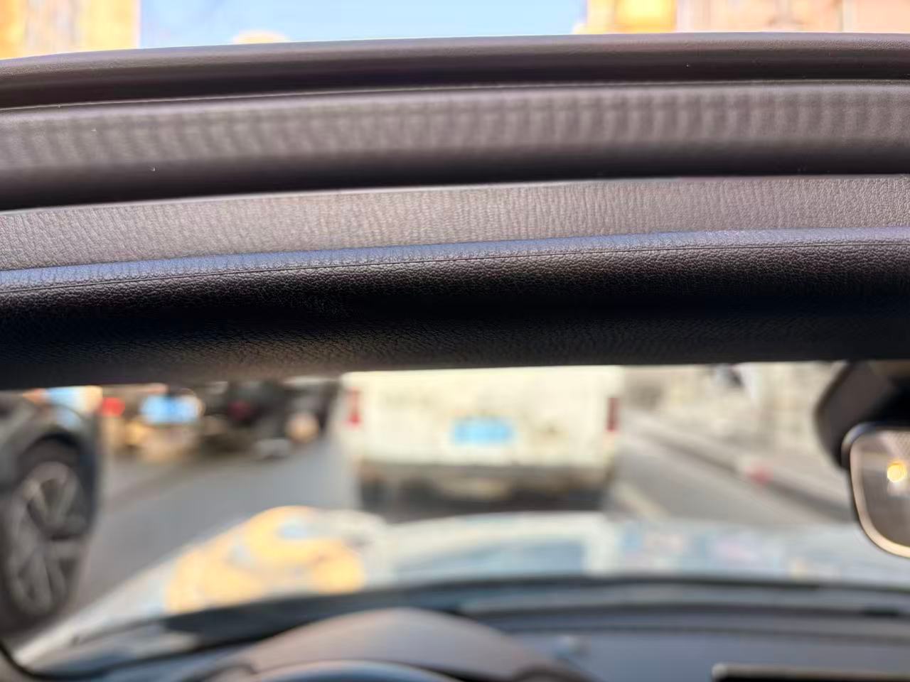 早上好，今天天气不错，开敞篷上班🤗