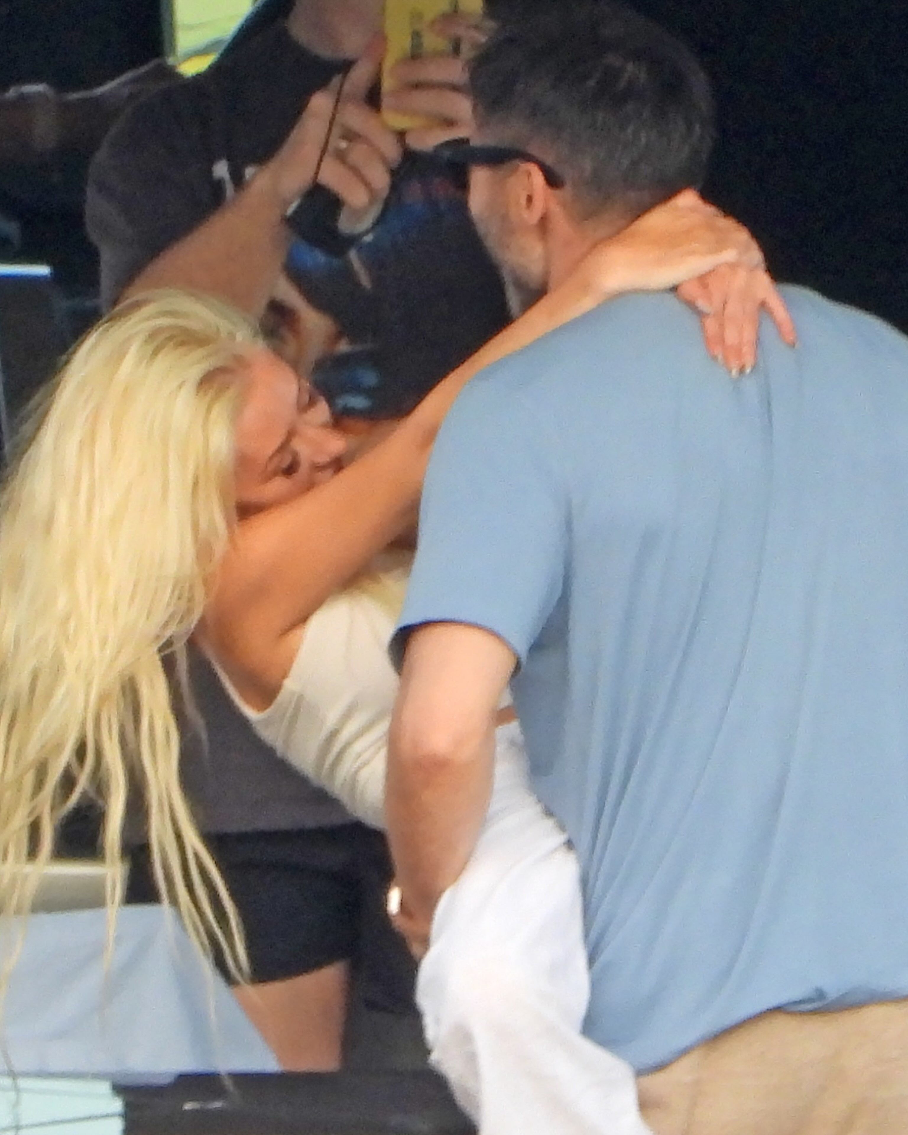 Christina Aguilera 和未婚夫 Matthew Rutler被拍