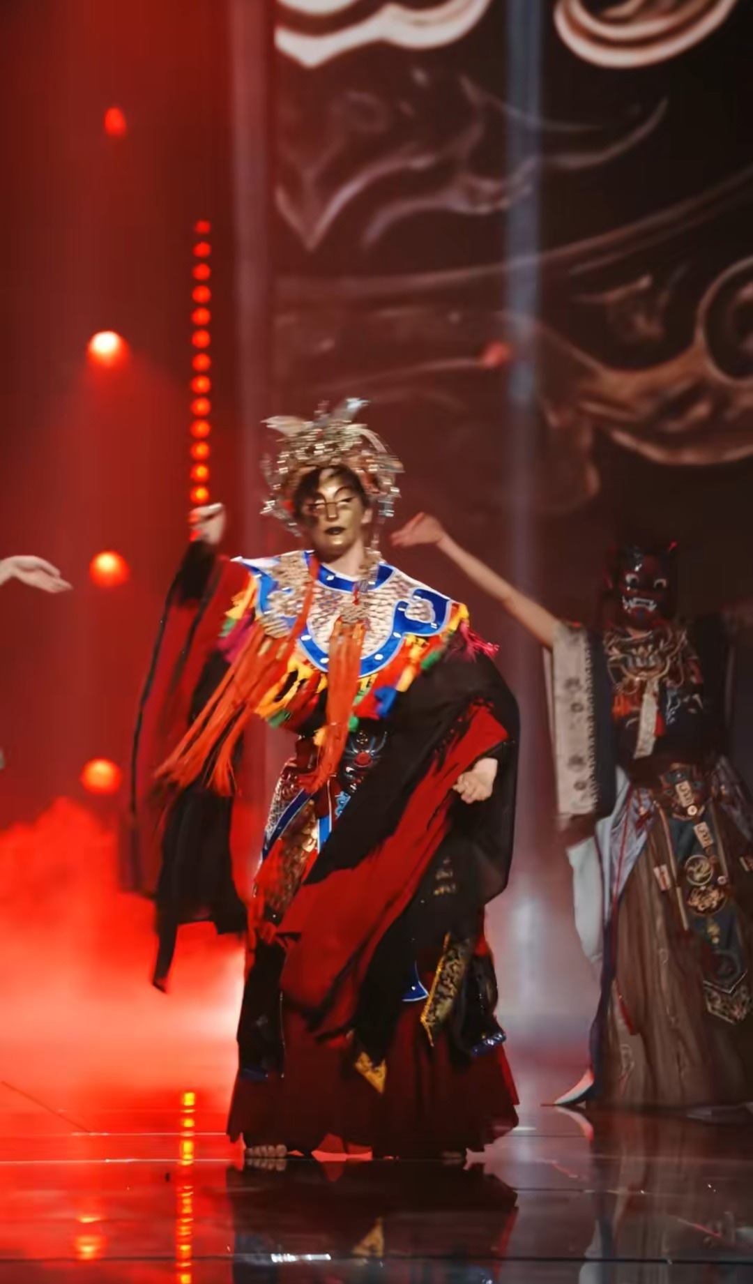 00后非遗传承人的赛博傩舞太震撼了把非遗传承下去！一位22岁的00后非遗传承人戴
