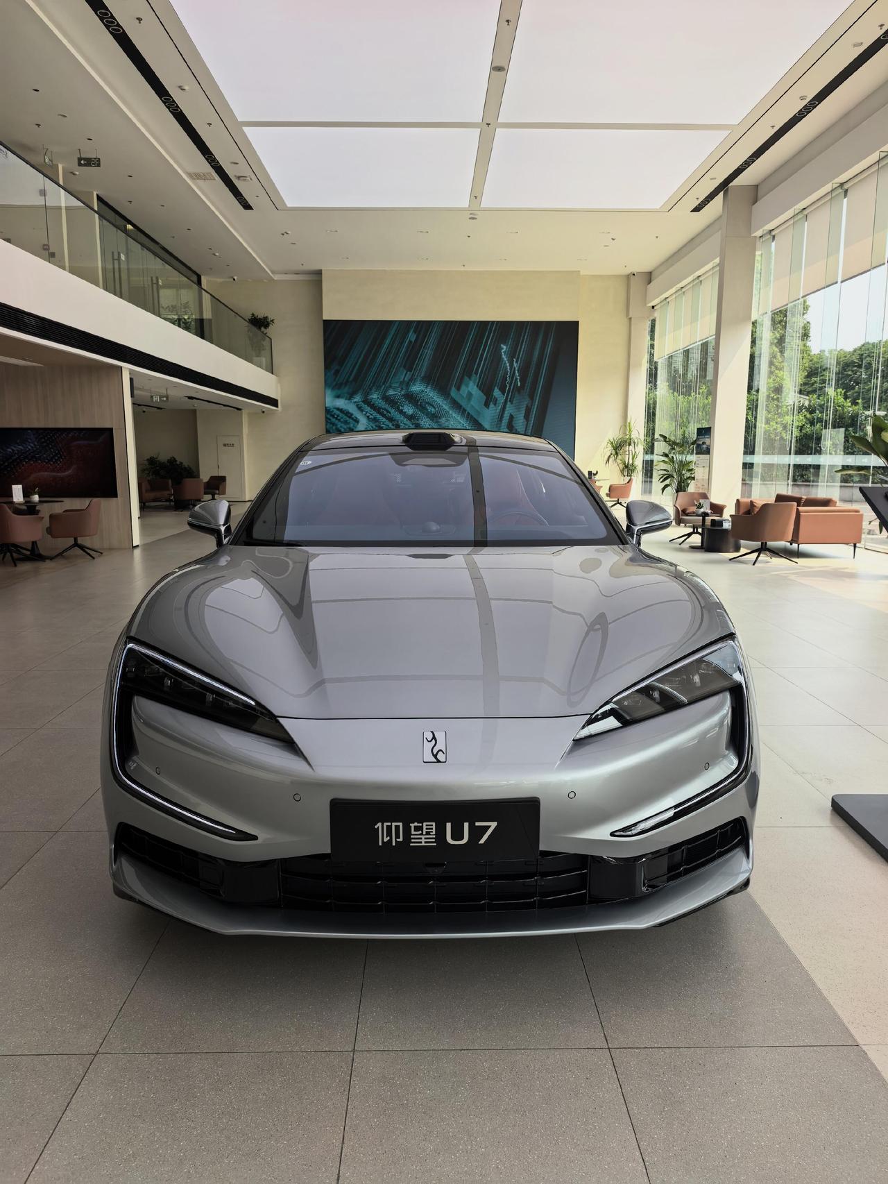 身边不少朋友聊起高端电车，都会提到仰望U7 EV，我自己选车，会被它这套动力体系