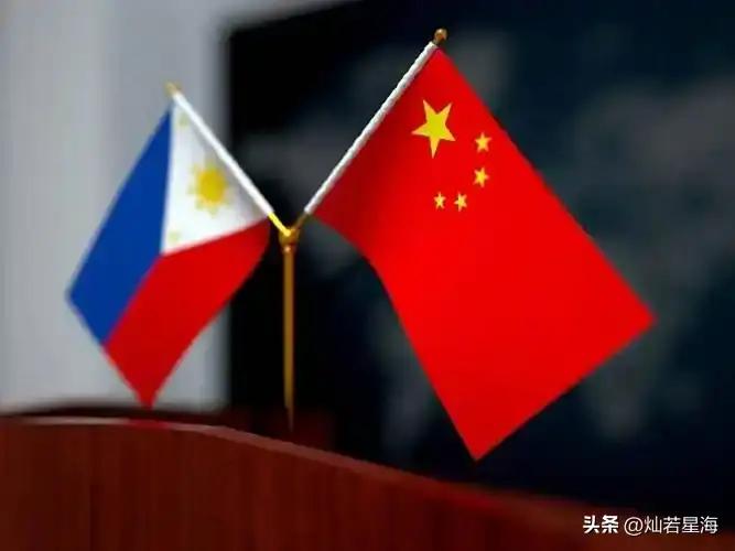 菲律宾这不是在“作死”吗？
3月25日，菲海军507舰在南沙渚碧礁附近，危险接近