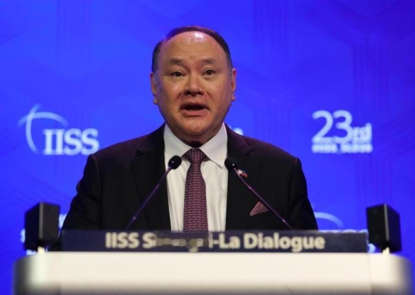 中国不必再对菲律宾忍耐和客气！菲律宾防长死鸭子嘴硬，被中国🇨🇳制裁后，不但狂