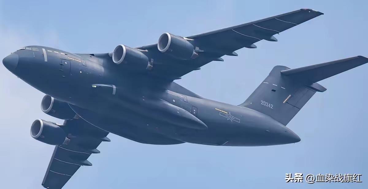 运-20A和运-20B高清无码图对比。
这样看，还是大酒桶比较协调好看。