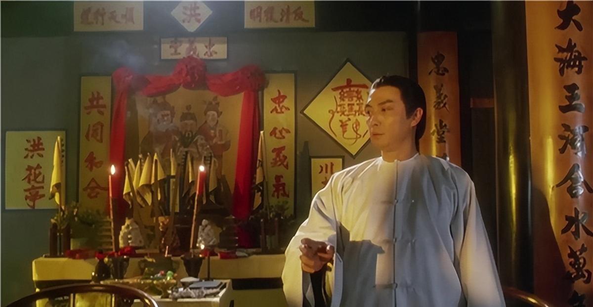 天地会成员曾流亡海外，在面积相当于两个日本的地方建立国家，那里至今讲汉语吗？
1