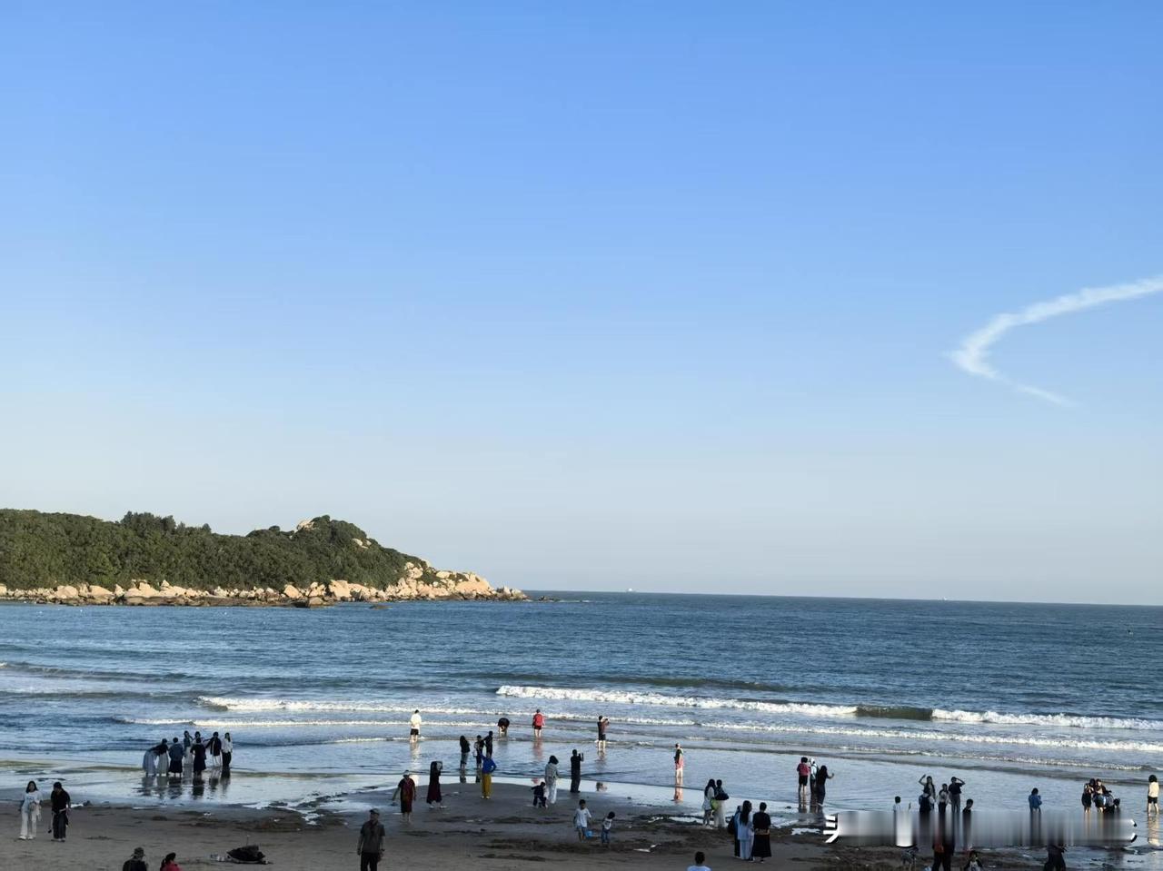 扔扔扔，我就佩服果断把家里物品扔得越来越少，甚至扔空的人。
刚看到有个狠人，凡是