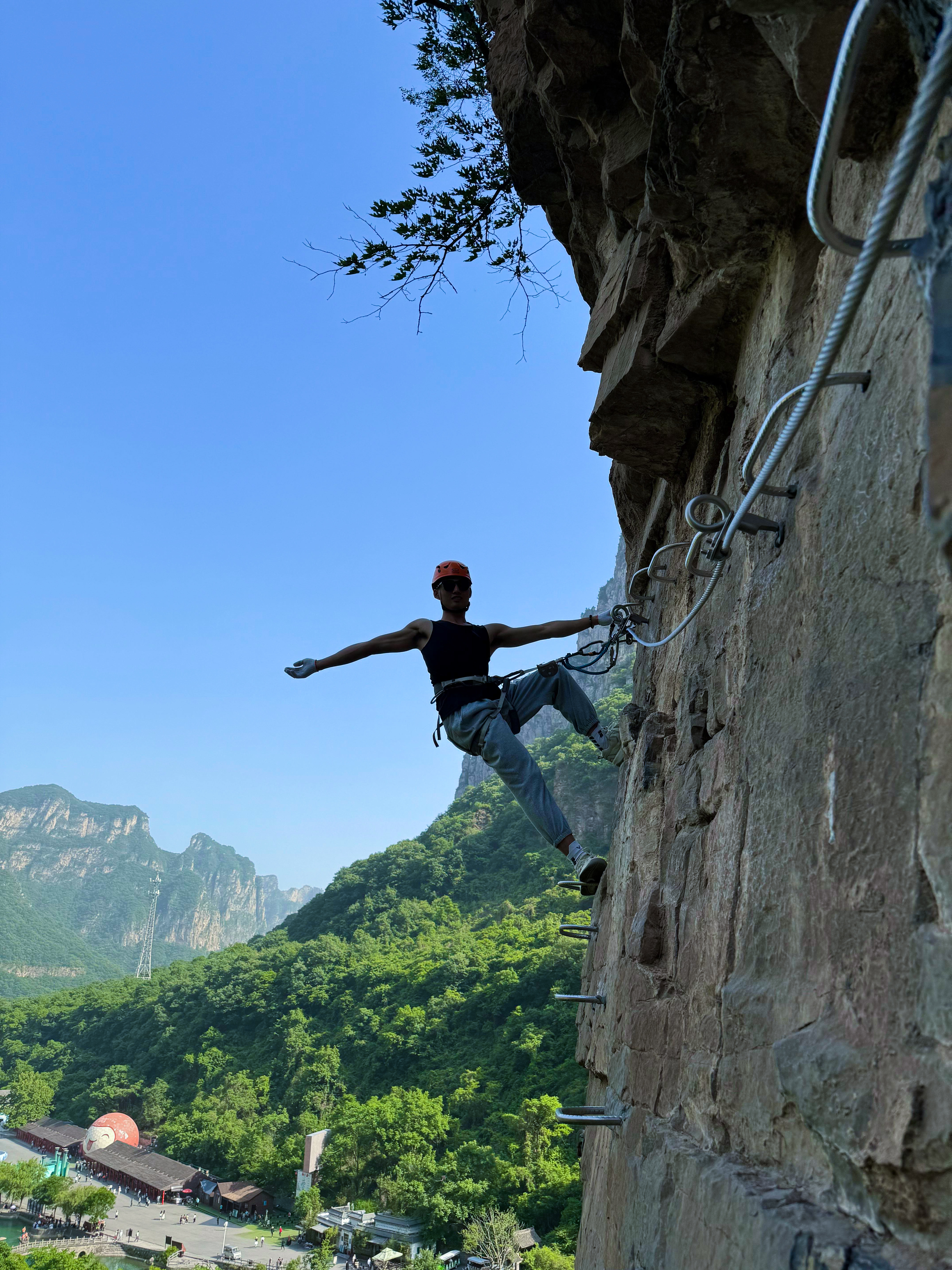 #当暑期游遇到文旅热# ☀️抓住暑期的尾巴，来云台山挑战无限新玩法❗️ 动感快艇