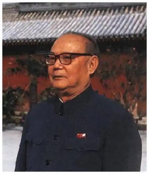 1949年，周总理提议叶剑英担任外交部长，毛主席也同意，叶剑英却选择拒绝：算了吧