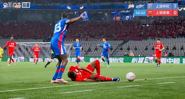 昨日海港公布伤情通报，加布里埃尔在上海德比中严重受伤，无法继续比赛。后经全面检查