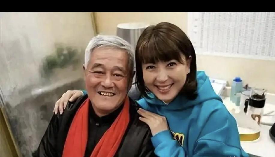 同样是老戏骨，差距怎么这么大？
闫学晶一句“让她滚远点”炸了锅，奚美娟老师却永远