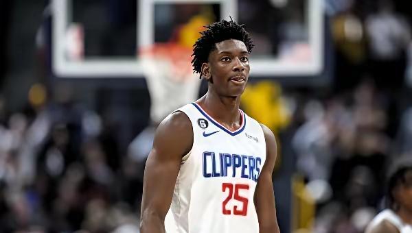 泰伦卢自打耳光！自己倚重的心腹爱将祖巴茨，居然被自己看不上眼的弃将迪亚巴特打爆了