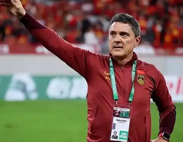 有球迷说越南队是咸鱼球队！是虐菜队！给中国队保底队！
看看越南队近些年的成绩吧！