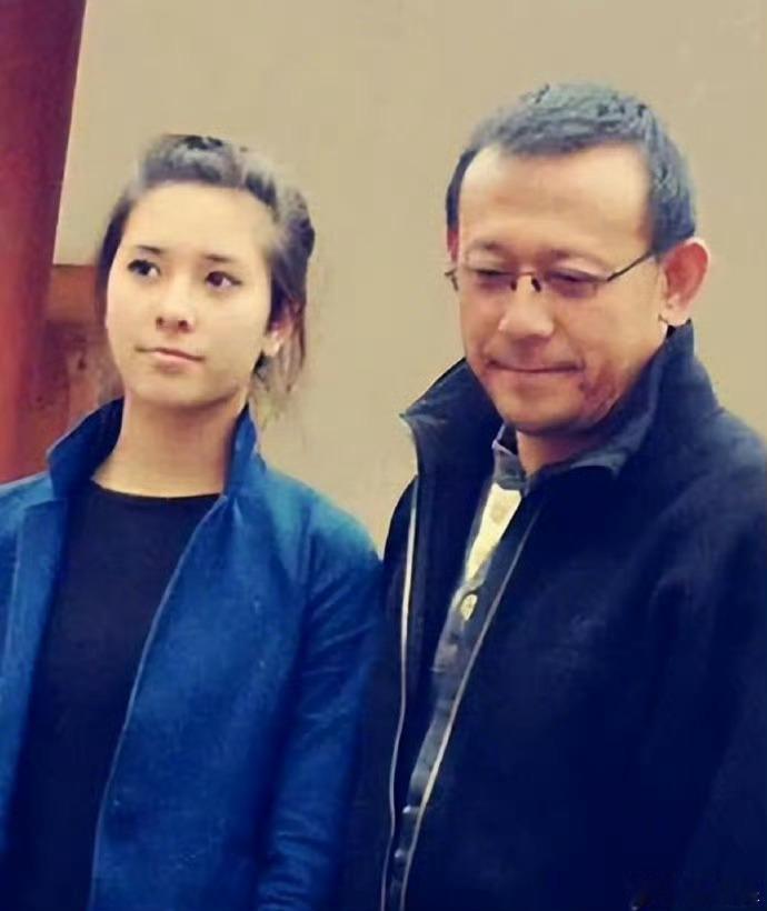 姜文女儿孕肚姜文女儿怀孕 21日晚，姜文女儿姜一郎发ins限动宣布怀孕，她对镜自