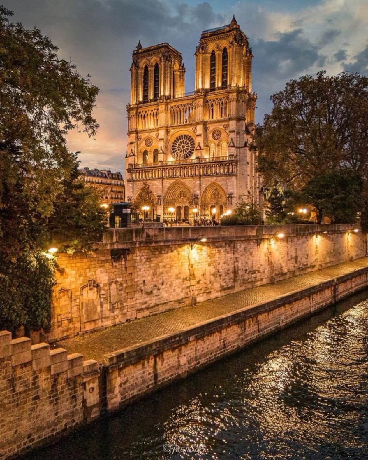 旅游  法国🇫🇷巴黎. 
