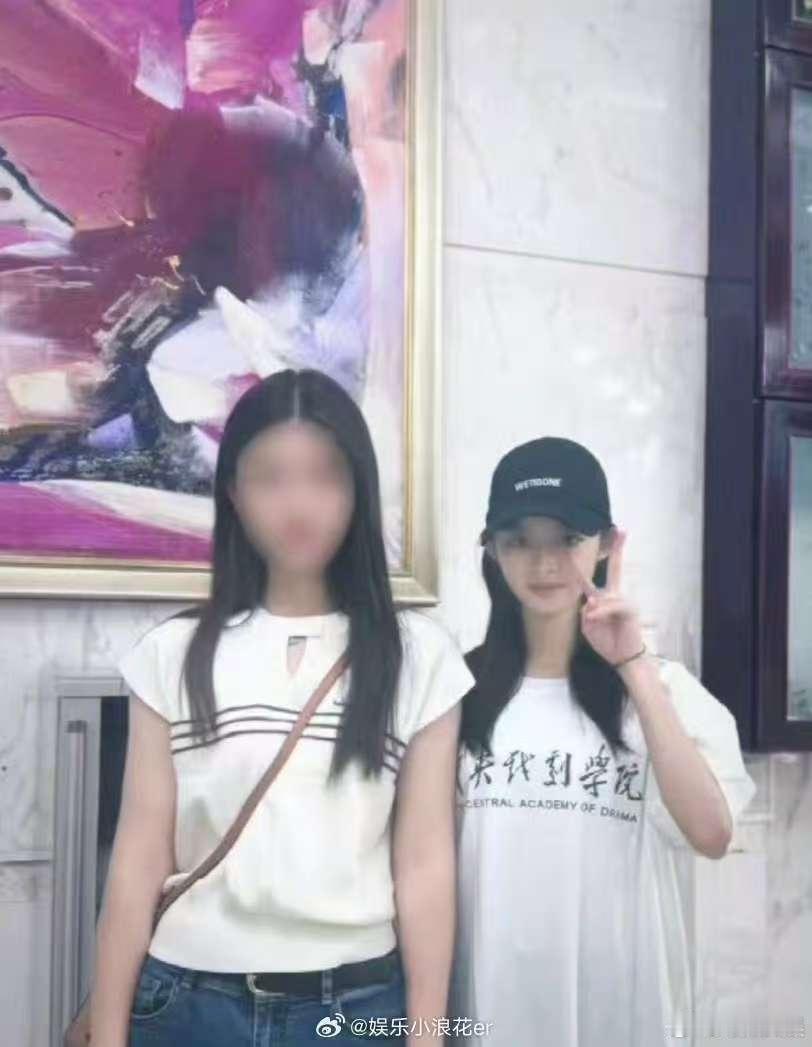 黄杨钿甜报到黄杨钿甜开学报到黄杨钿甜开学报到，行，[送花花][送花花][送花花]