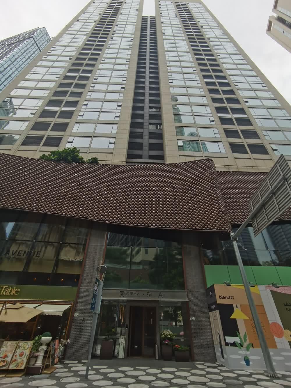 福田 CBD 房价坚挺，这套大平层却折价流转
福田中心 CBD 房产一直十分保值